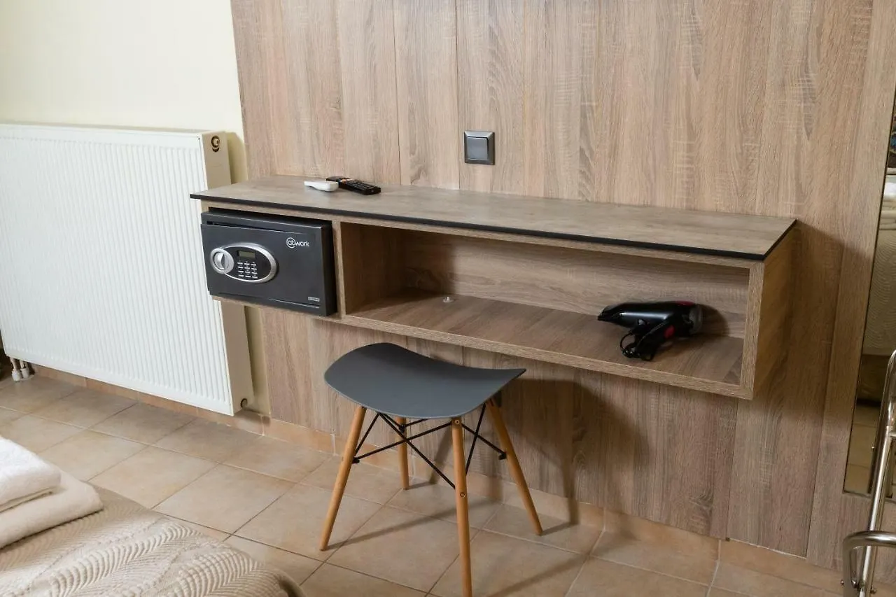 Seven Heaven Premium Suites Thessaloniki 0*,